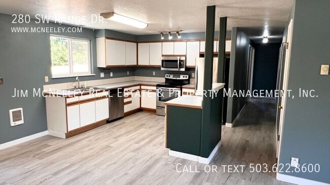 Building Photo - 280 SW Range Dr
