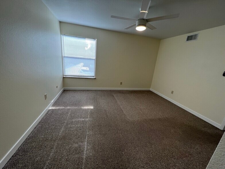 Building Photo - 2227 Canyon Blvd