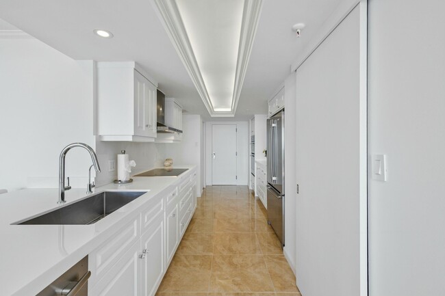 Building Photo - 400 N Flagler Dr