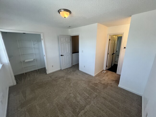 Building Photo - 5375 Cog Hill Ct