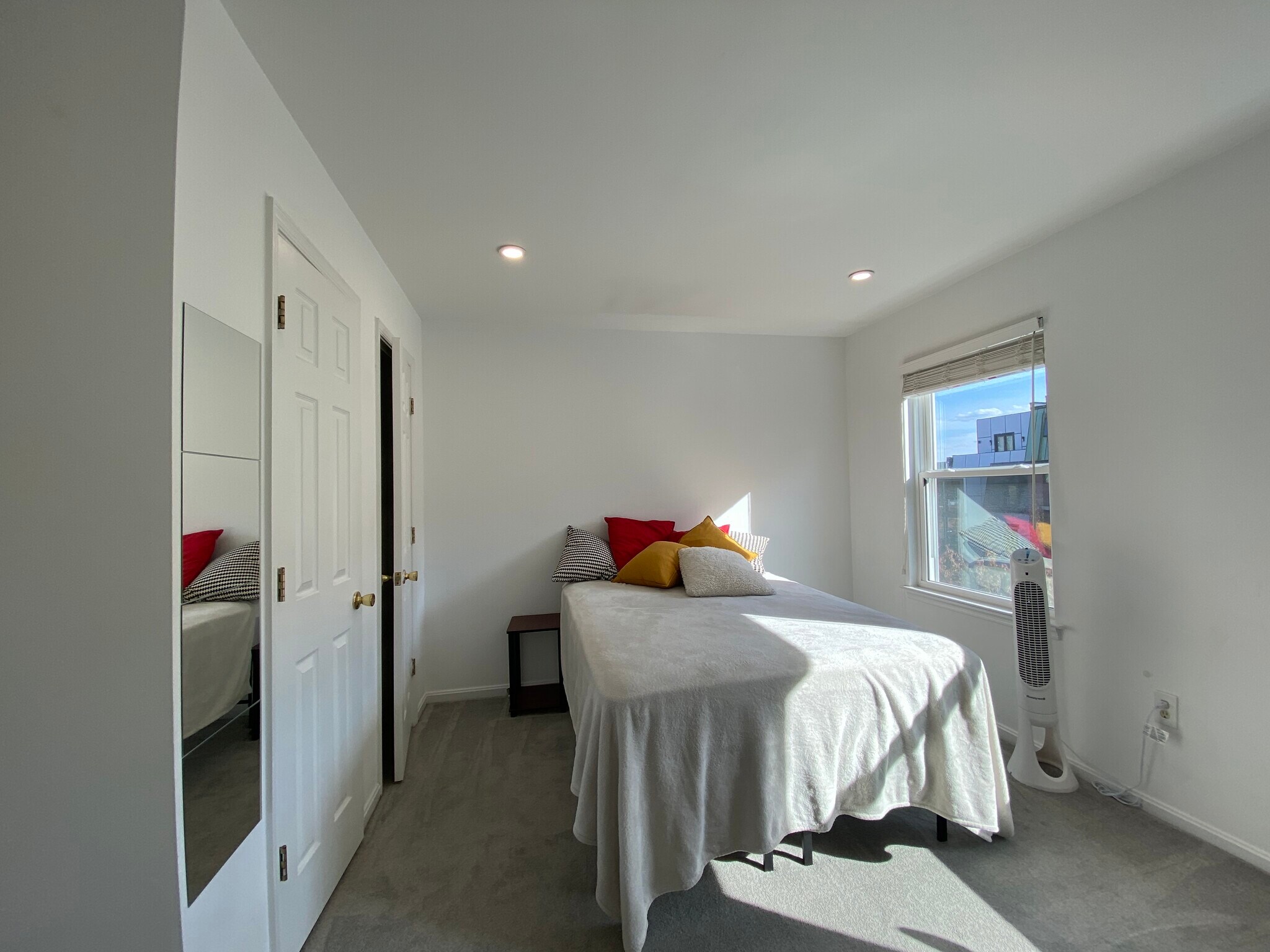 Building Photo - 1327 Belmont St NW