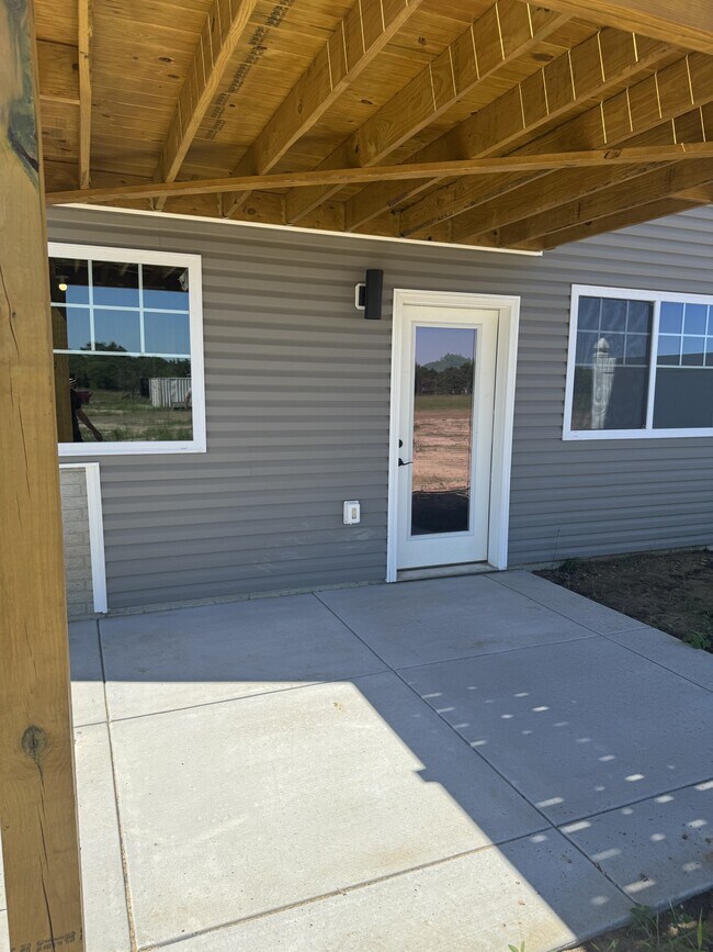 Building Photo - 230 W Samuel Ave