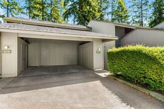 Building Photo - Great Grass Lawn Community Condo