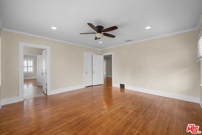 Building Photo - 1231 S St Andrews Pl
