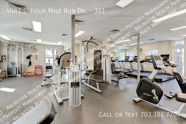 Building Photo - 4081 S Four Mile Run Dr