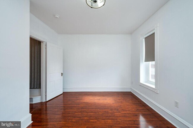 Building Photo - 121 W Arch St