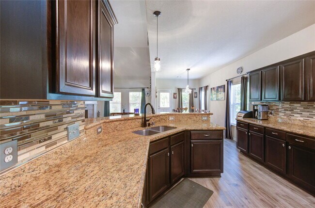Building Photo - 10531 Sunflower Dr