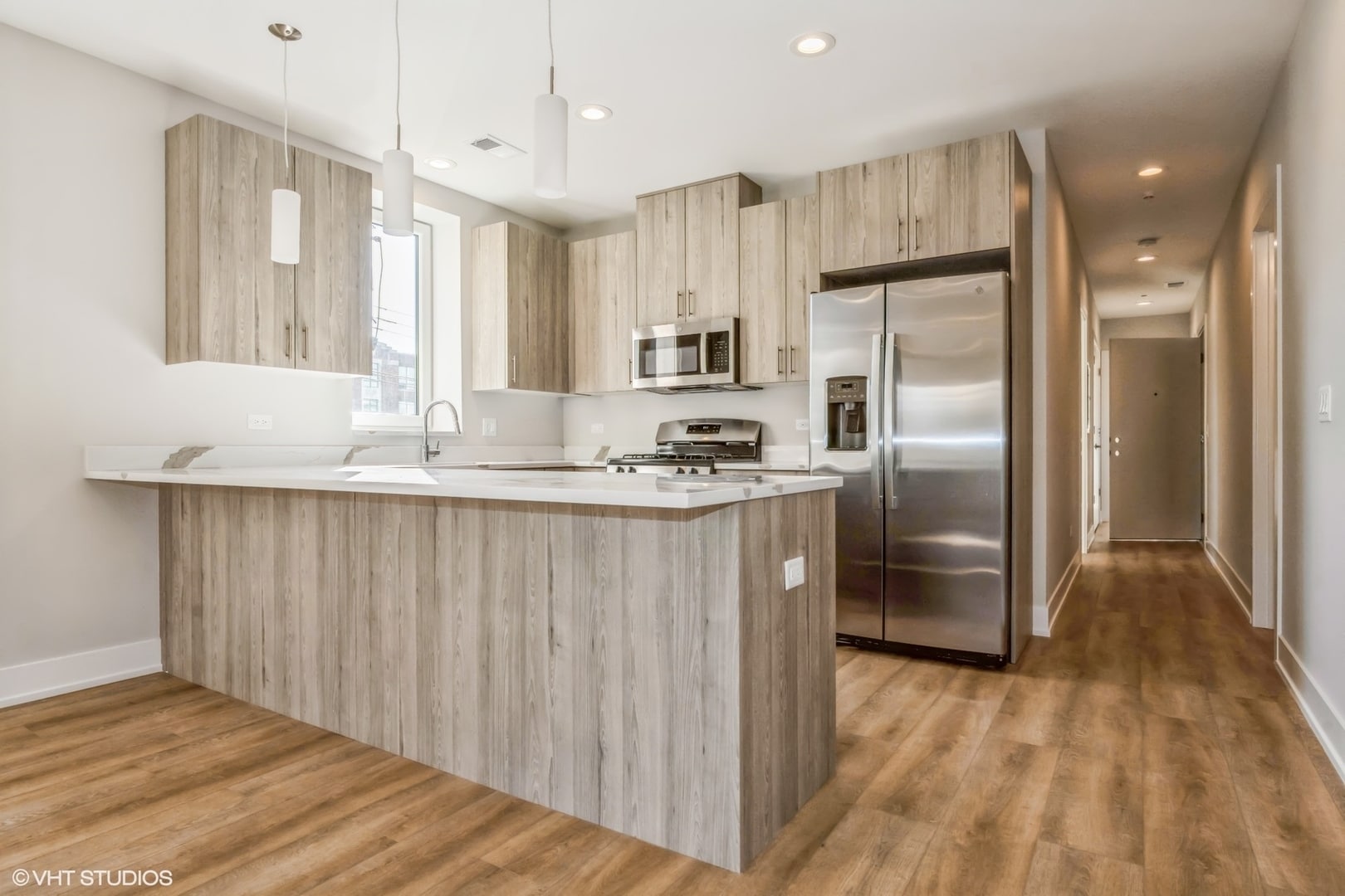 Building Photo - 3216 N Karlov Ave