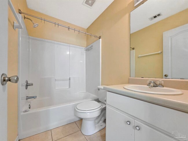 Building Photo - 3359 Green Briar Cir
