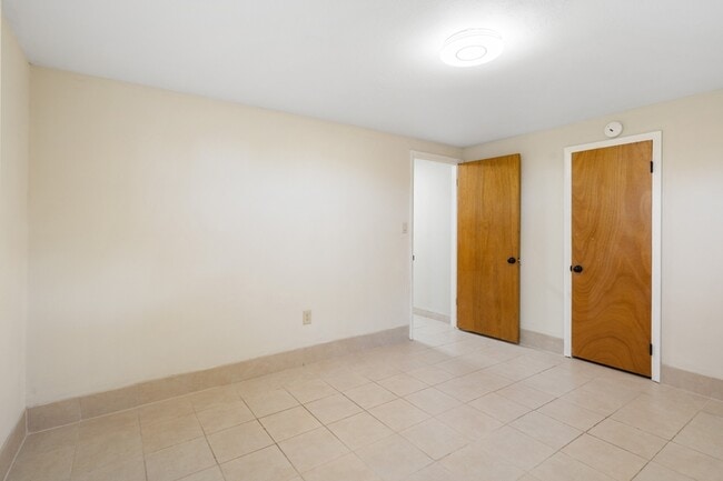 Building Photo - 405 S Kipling St
