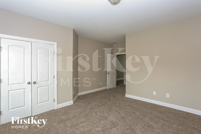 Building Photo - 2708 Woodlands Creek Dr
