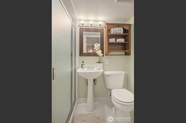 Building Photo - 5035 47th Ave NE