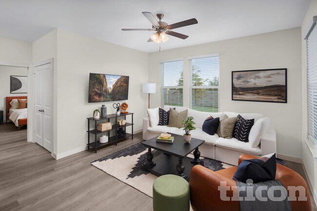 Building Photo - 8005 Calhoun Vly Dr