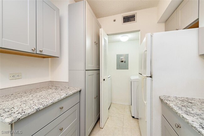 Building Photo - 8861 Colonnades Ct W
