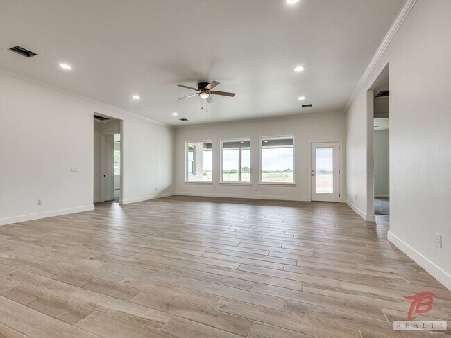 Building Photo - 1321 Chisholm Trail