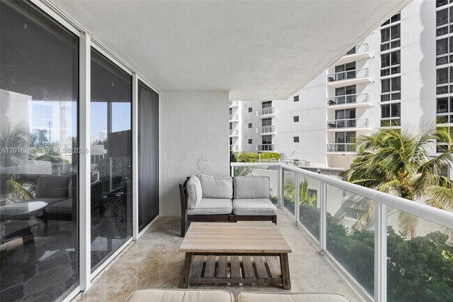 Building Photo - 18671 Collins Ave