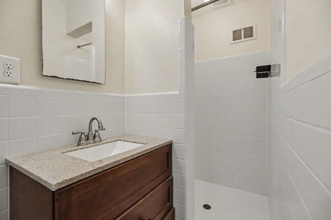 Building Photo - 4725 Kitty Hawk Dr