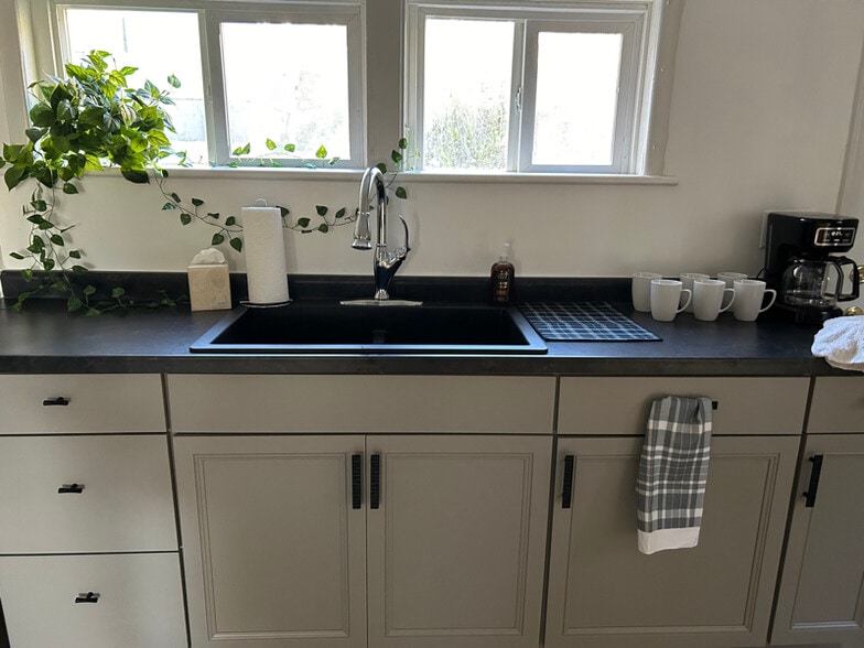 Building Photo - 232 McLane Ave