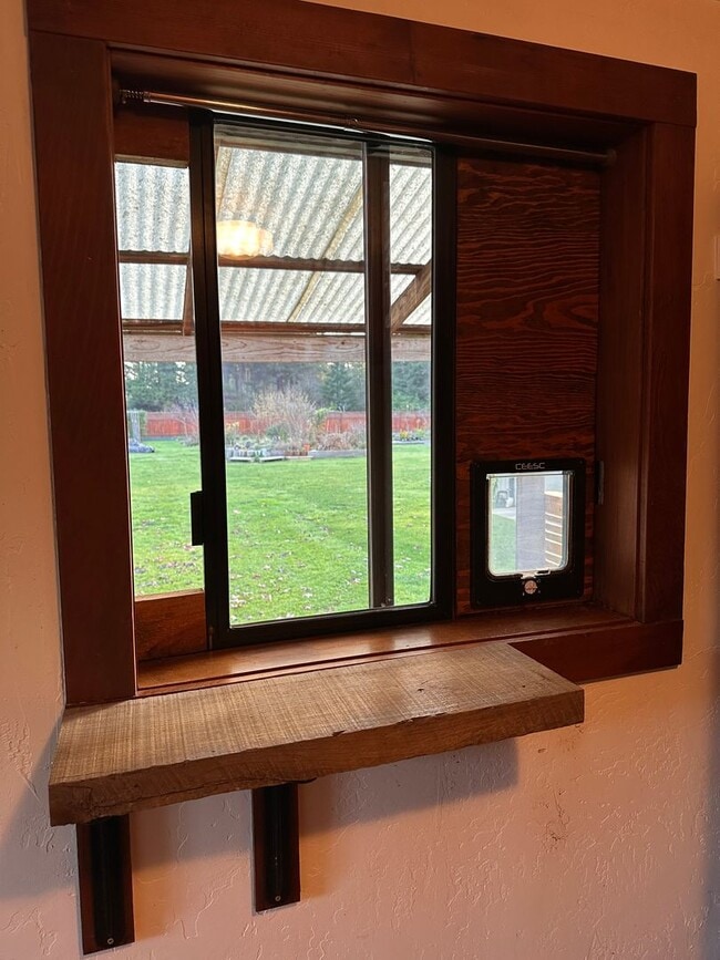 Building Photo - Sunny Fieldbrook 2 Bedroom House – Cat Friendly