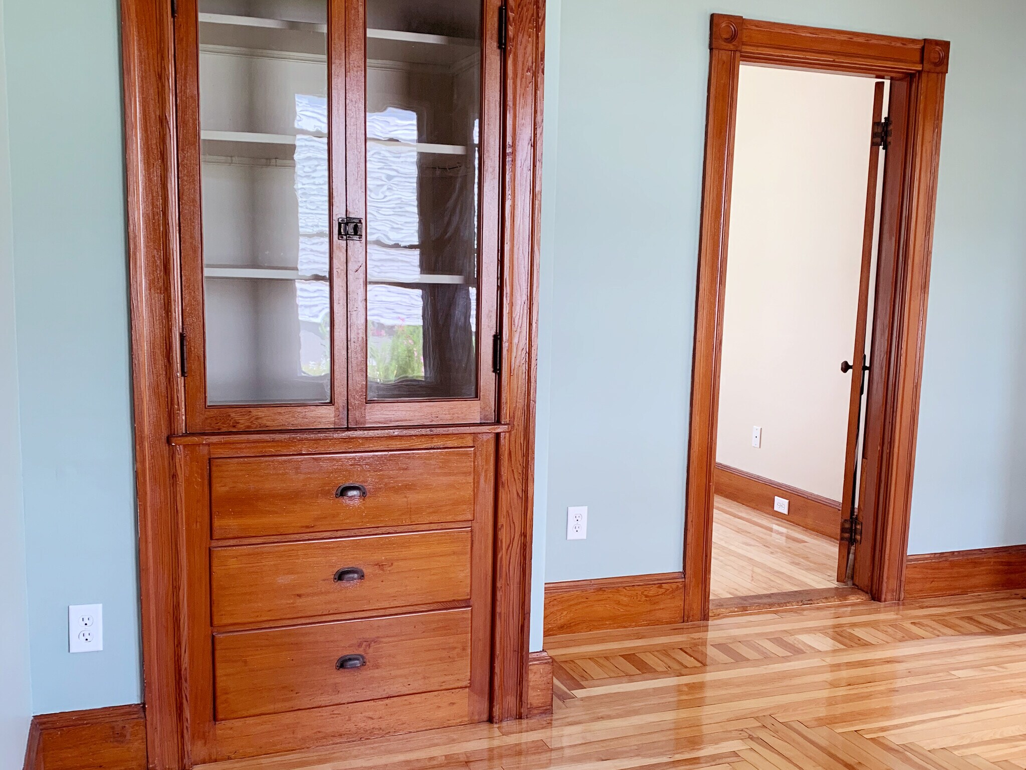 Building Photo - 49 Chapel St