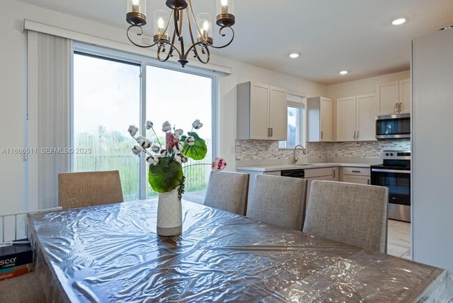 Building Photo - 1014 SE 23rd Ave