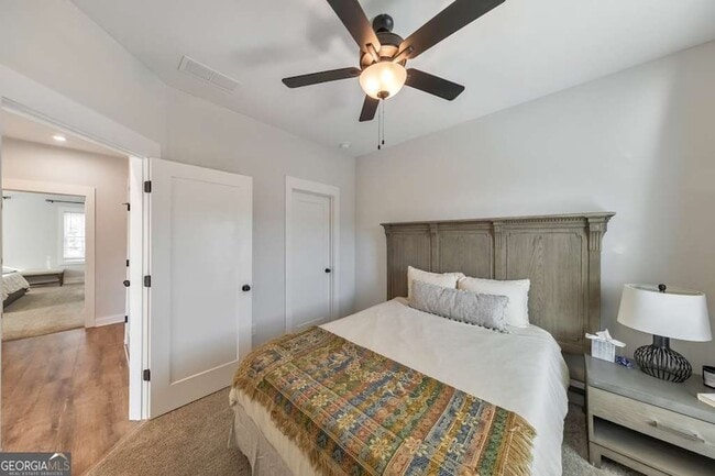 Building Photo - 320 Oak Arms Wy