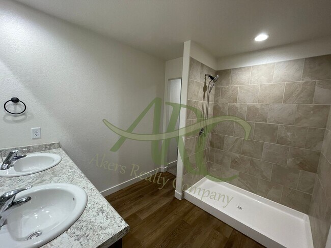 Building Photo - 968-970 S Coral Pl