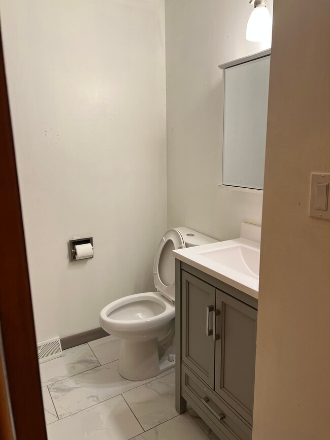 Building Photo - 9620 S Halsted St