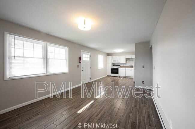 Building Photo - 140 Maple Park Dr