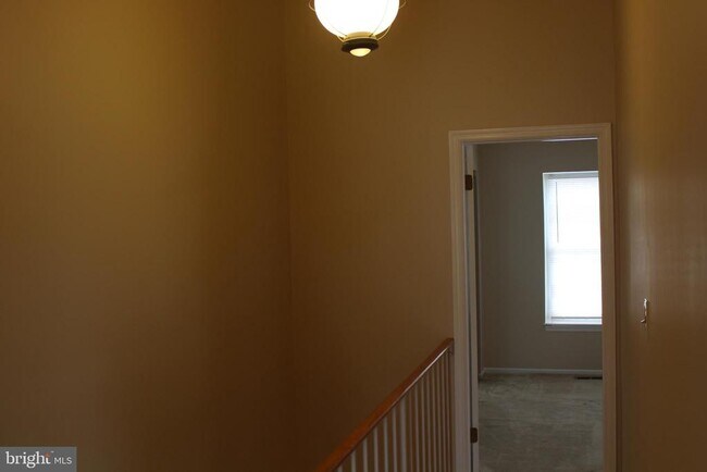 Building Photo - 611 Suffield Dr