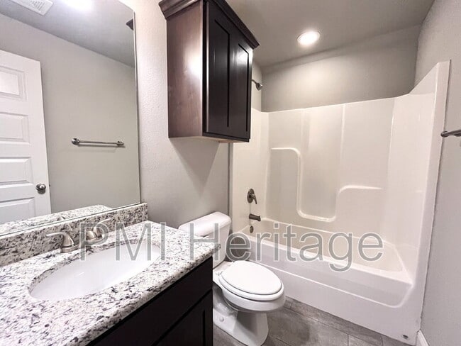 Building Photo - 3214 SW Stonepoint Ave