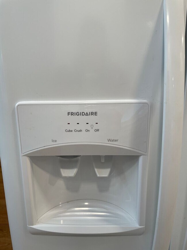 Building Photo - 4 BR 3 BA house on corner lot