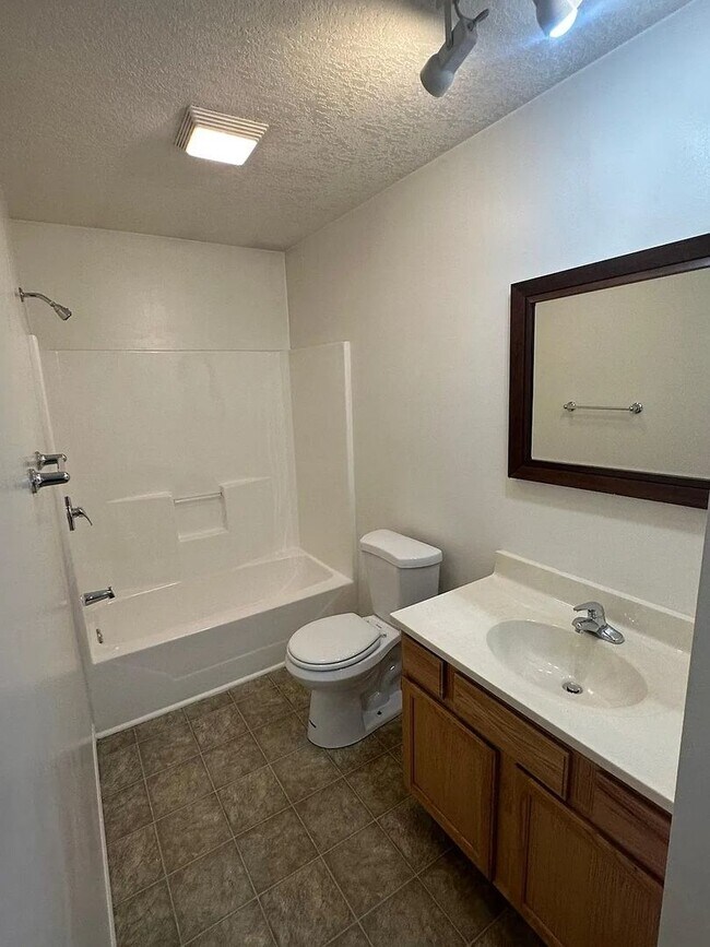 Building Photo - 316 S Marion St