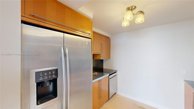 Building Photo - 6365 Collins Ave