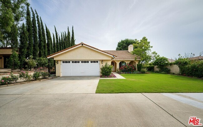 Building Photo - 2660 Conata St