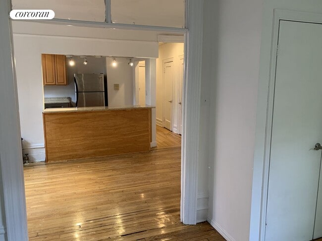 Building Photo - 250 Adelphi St