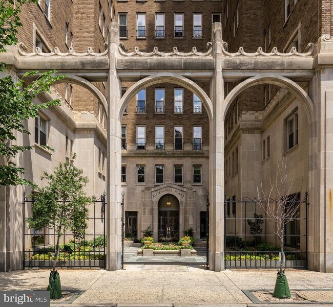 Building Photo - 1901 Walnut St