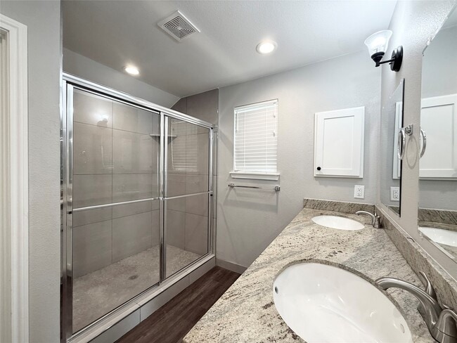 Building Photo - 300 Longstreet Rd