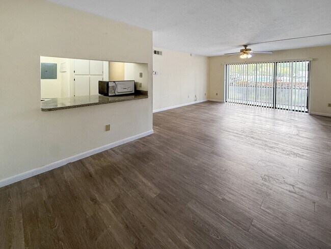 Building Photo - 4701 Lakeside Club Blvd
