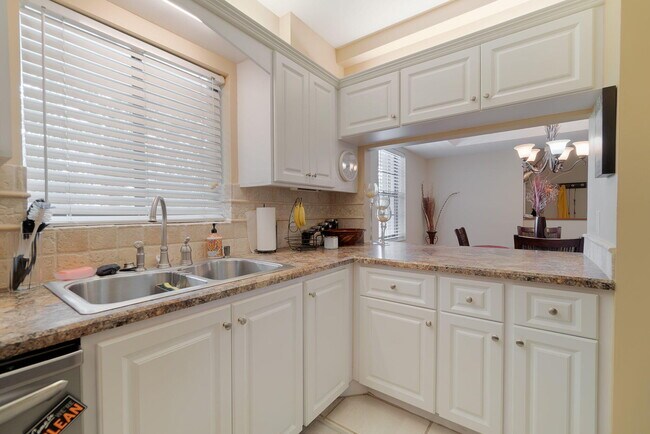 Building Photo - 12524 Shoreline Dr