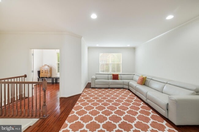 Building Photo - 42557 Dreamweaver Dr