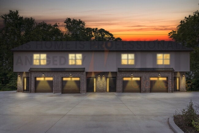 Building Photo - 402 Shelby St