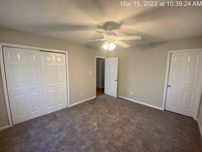Building Photo - 144 S Ingleside Dr