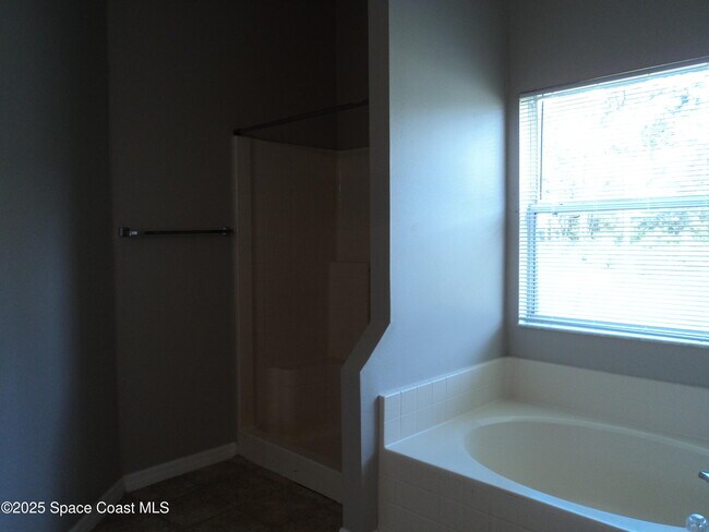 Building Photo - 1150 Cogan Dr