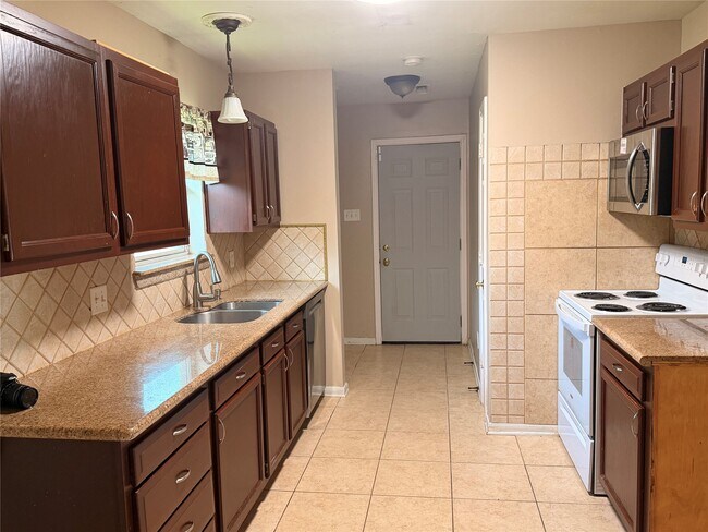 Building Photo - 5334 Tallowpine Terrace