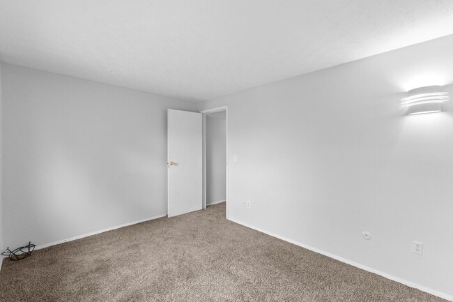 Building Photo - Spacious 3-Bedroom with Private Patio in Westerville