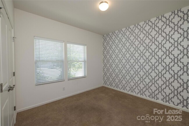 Building Photo - 224 Old Harbor Dr