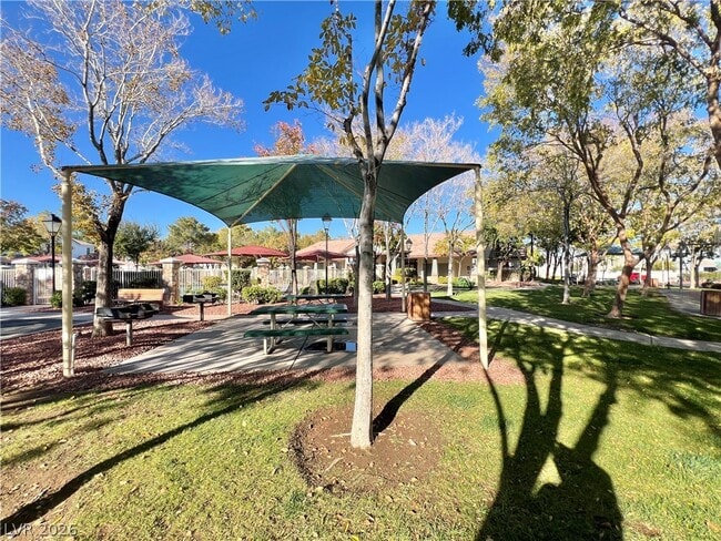 Building Photo - 6164 Bridgeport Hills Ave