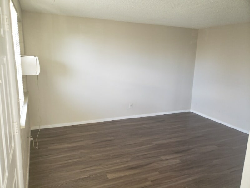 Building Photo - 3950 Turnpike Dr