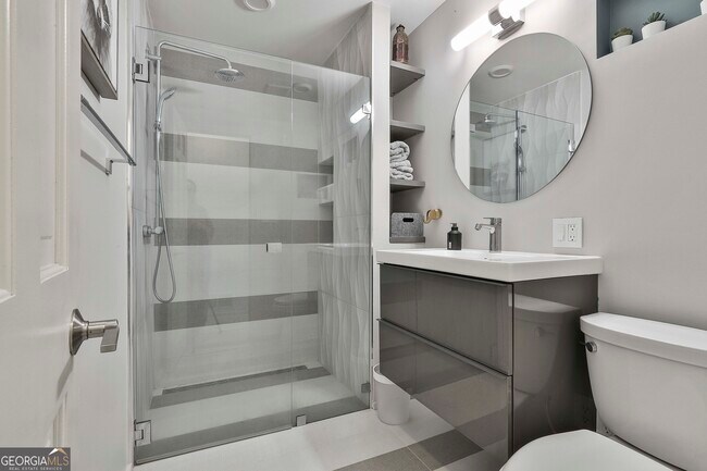 Building Photo - 115 Rolling Green